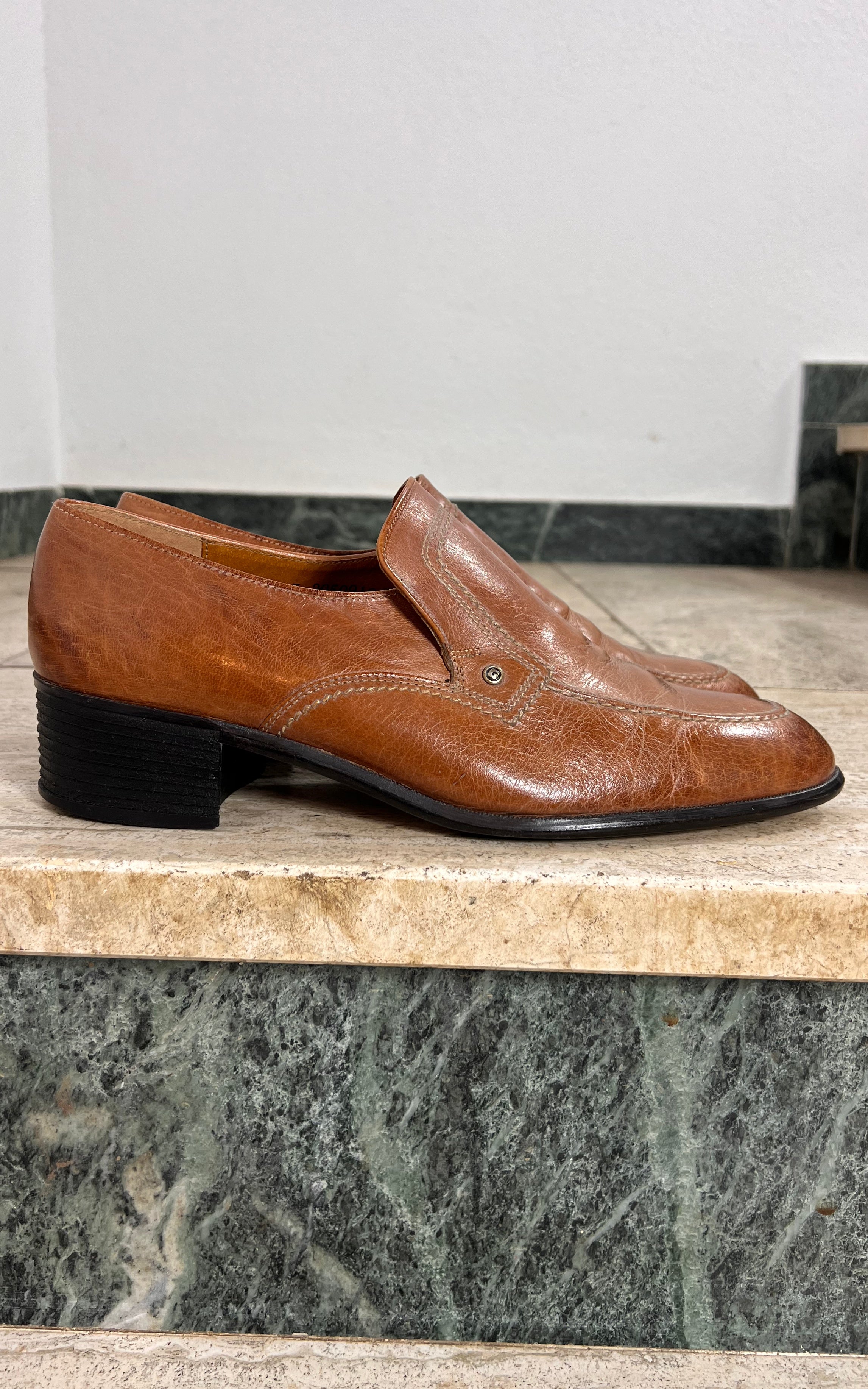 Vintage Mens 70s Leather Heeled Loafers 43