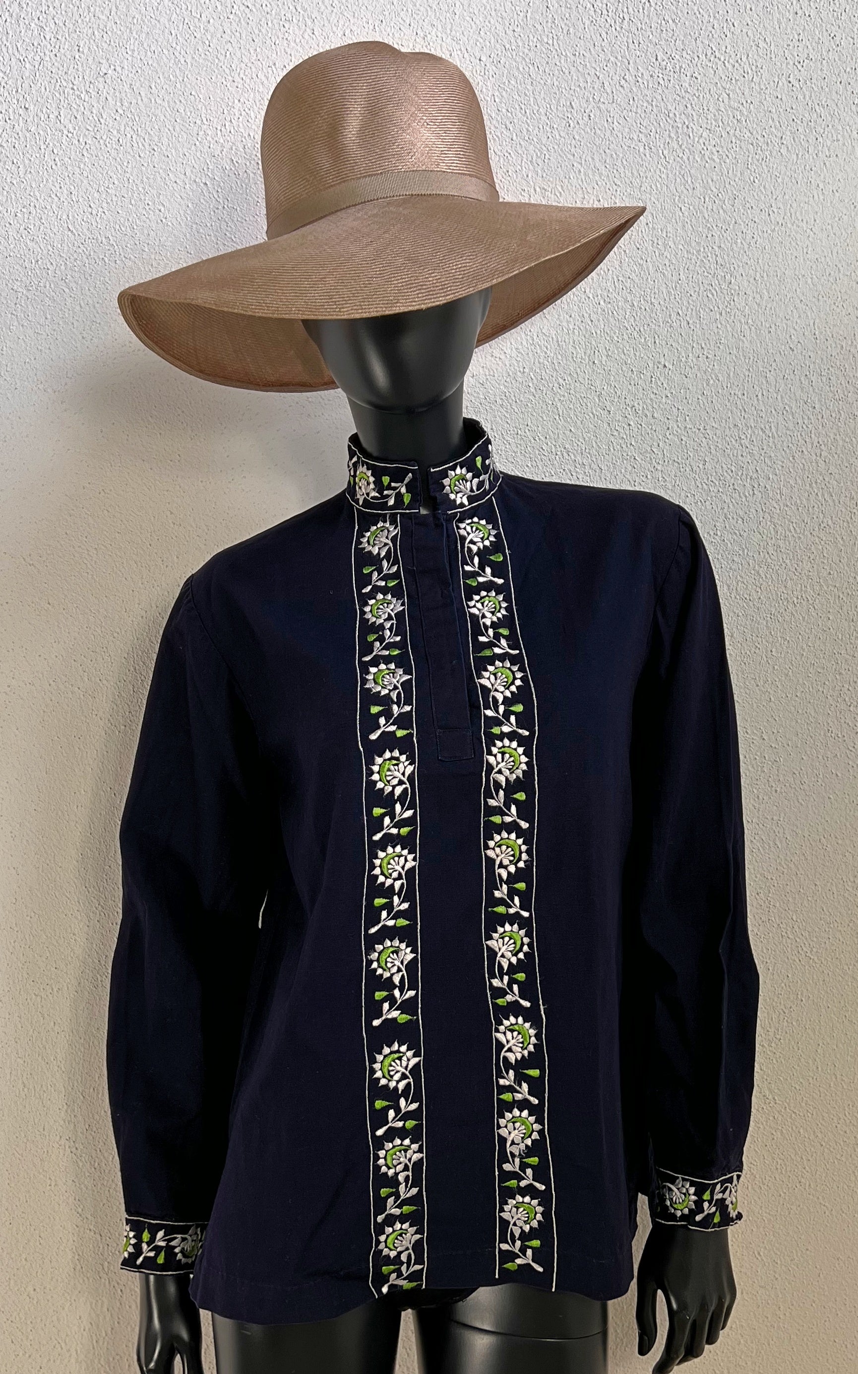 Vintage 70s Embroidered Floral Trim Shirt