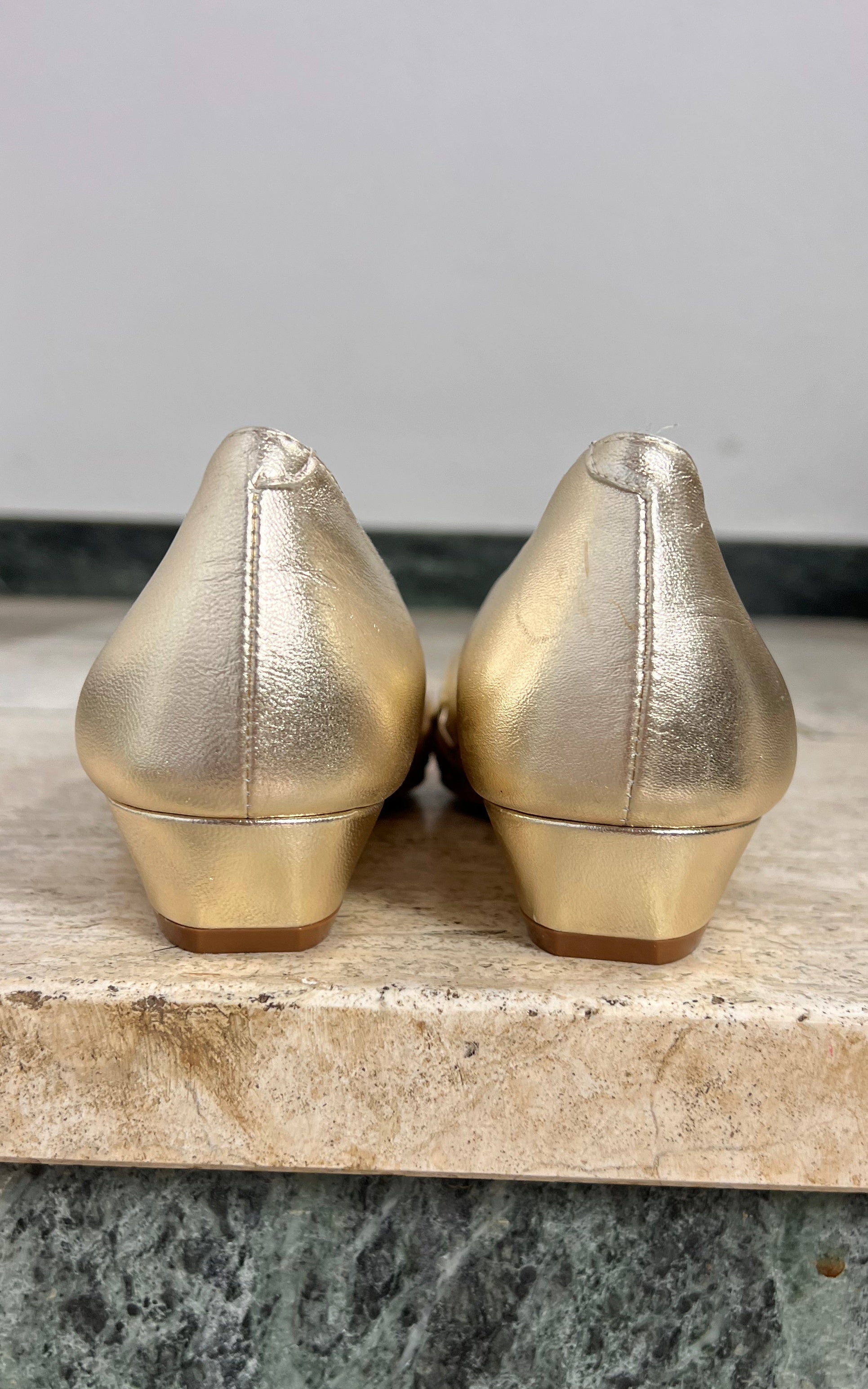 Vintage Gold Woven Leather Pumps 38