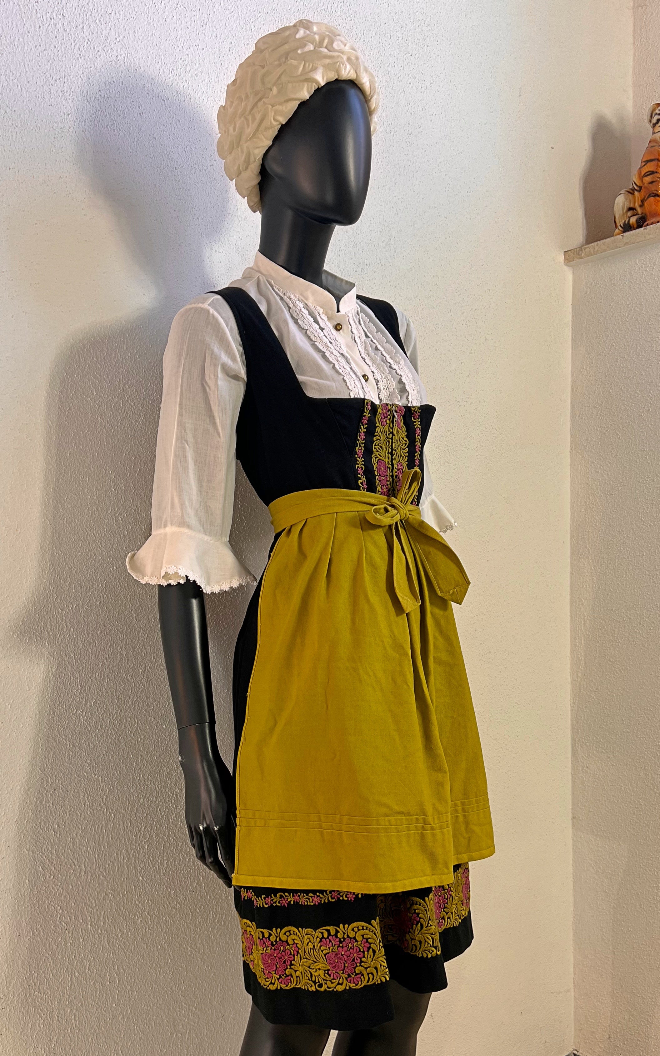 Vintage 70s Rose Dirndl Bavarian Dress Set