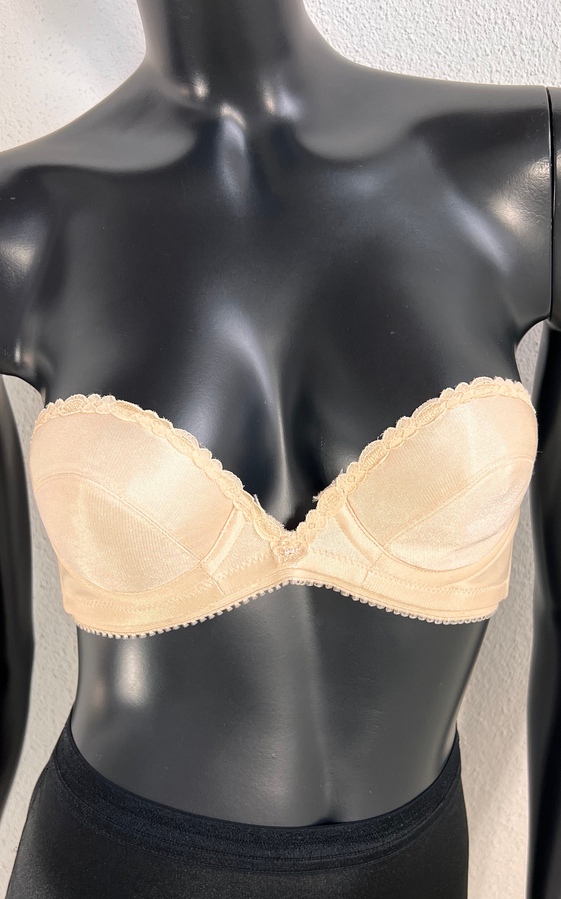 Cute Vintage 70s Bra