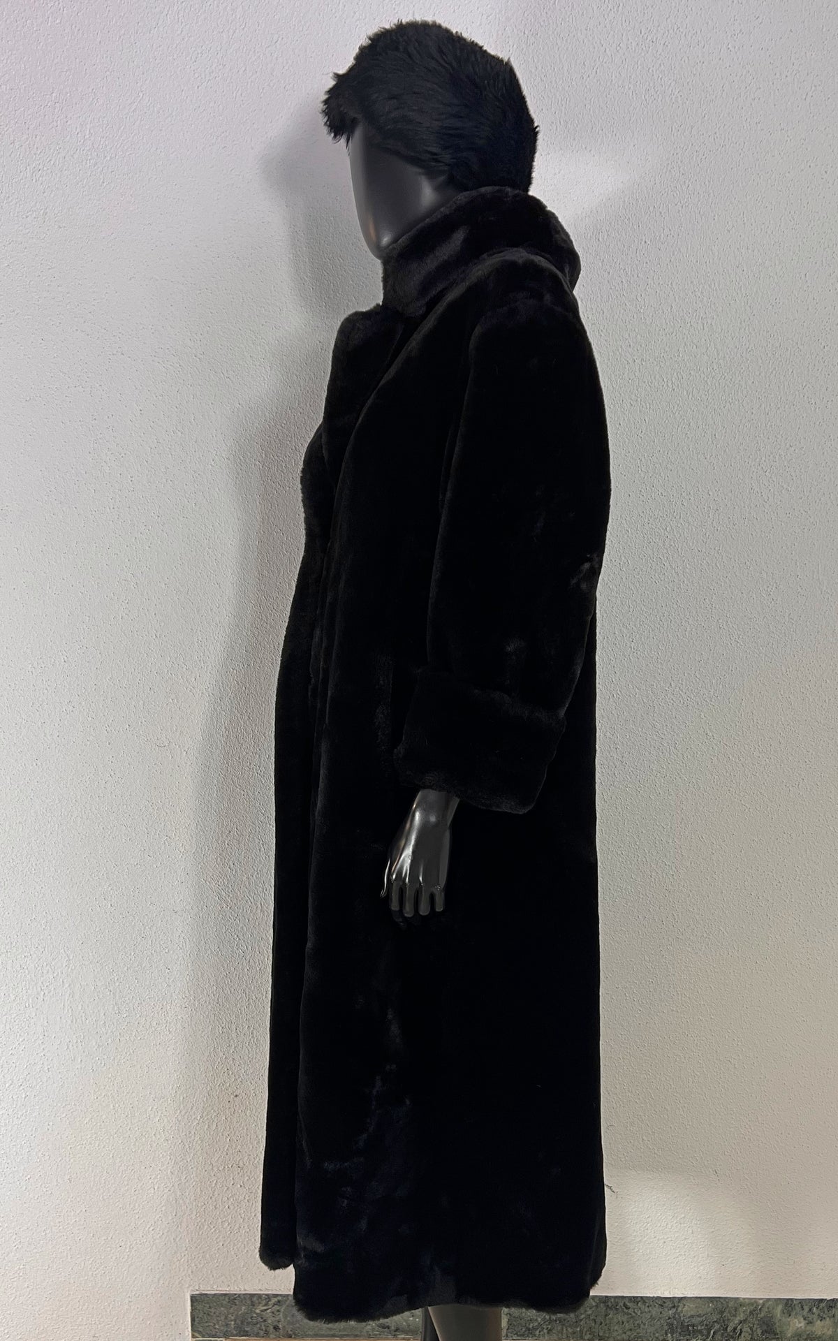 Vintage APART Impressions Black Faux Fur Coat with Statement Collar