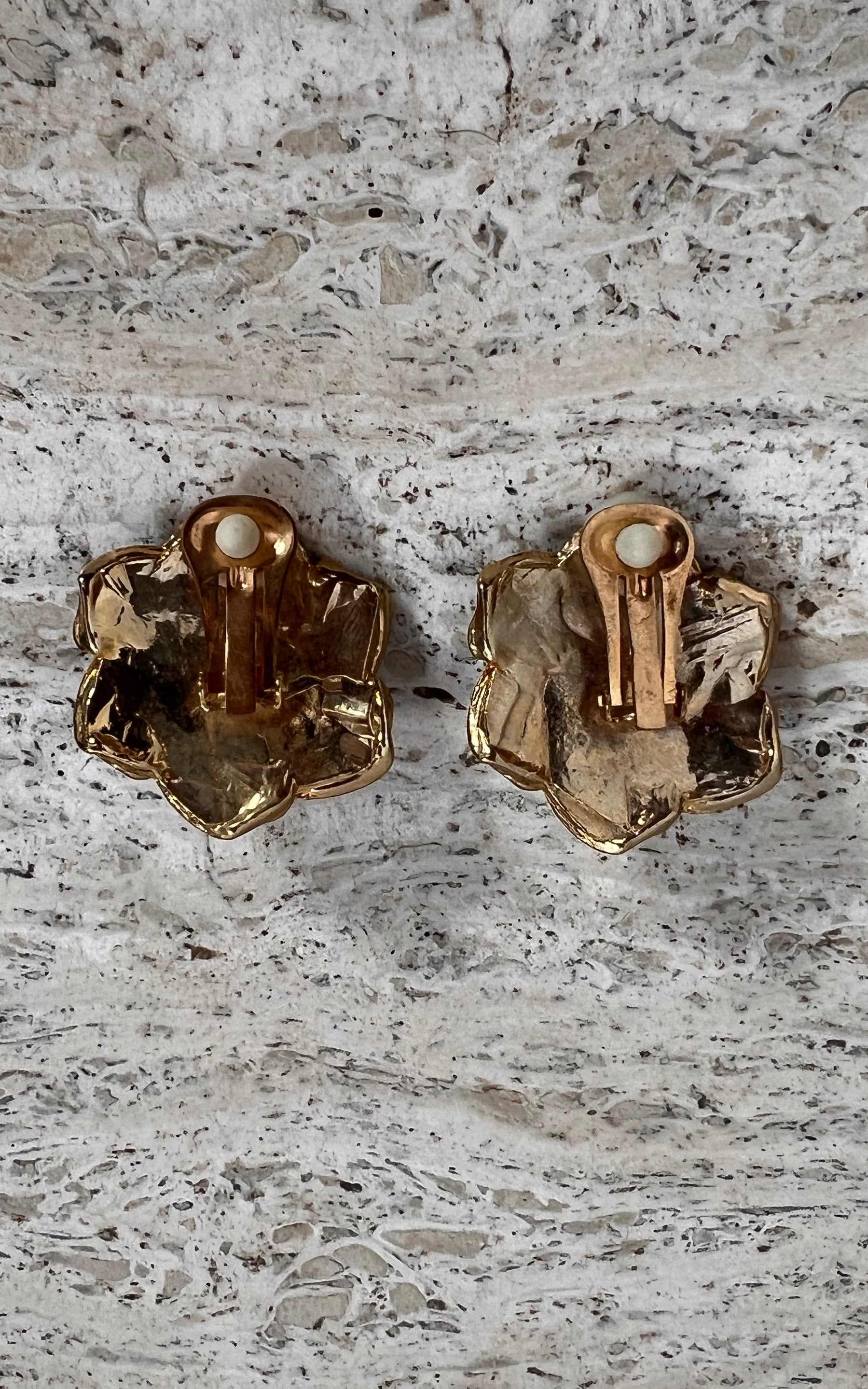 Vintage 80s Enamel & Faux Pearl Clip-On Earrings