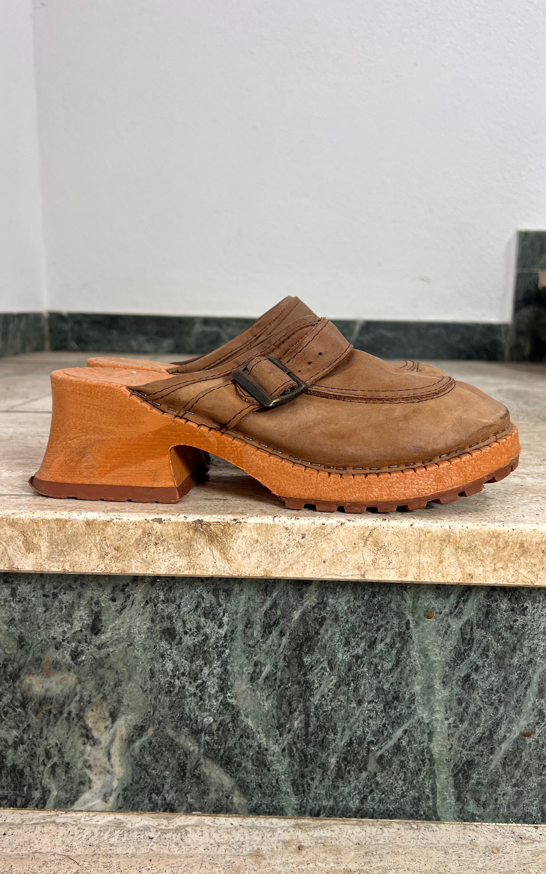 Vintage 70s Clogs 38