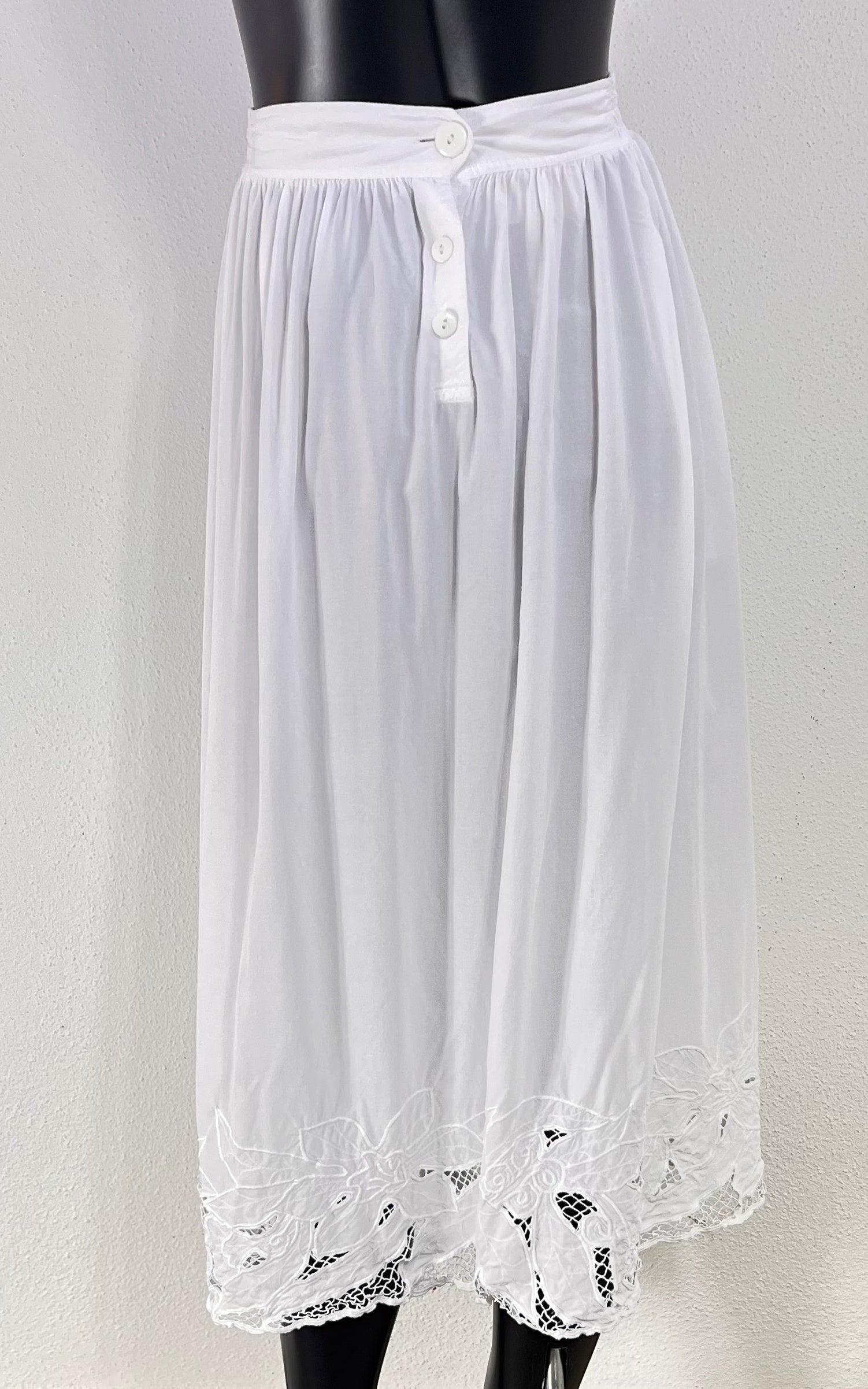 Vintage Apart Bali Lace Skirt