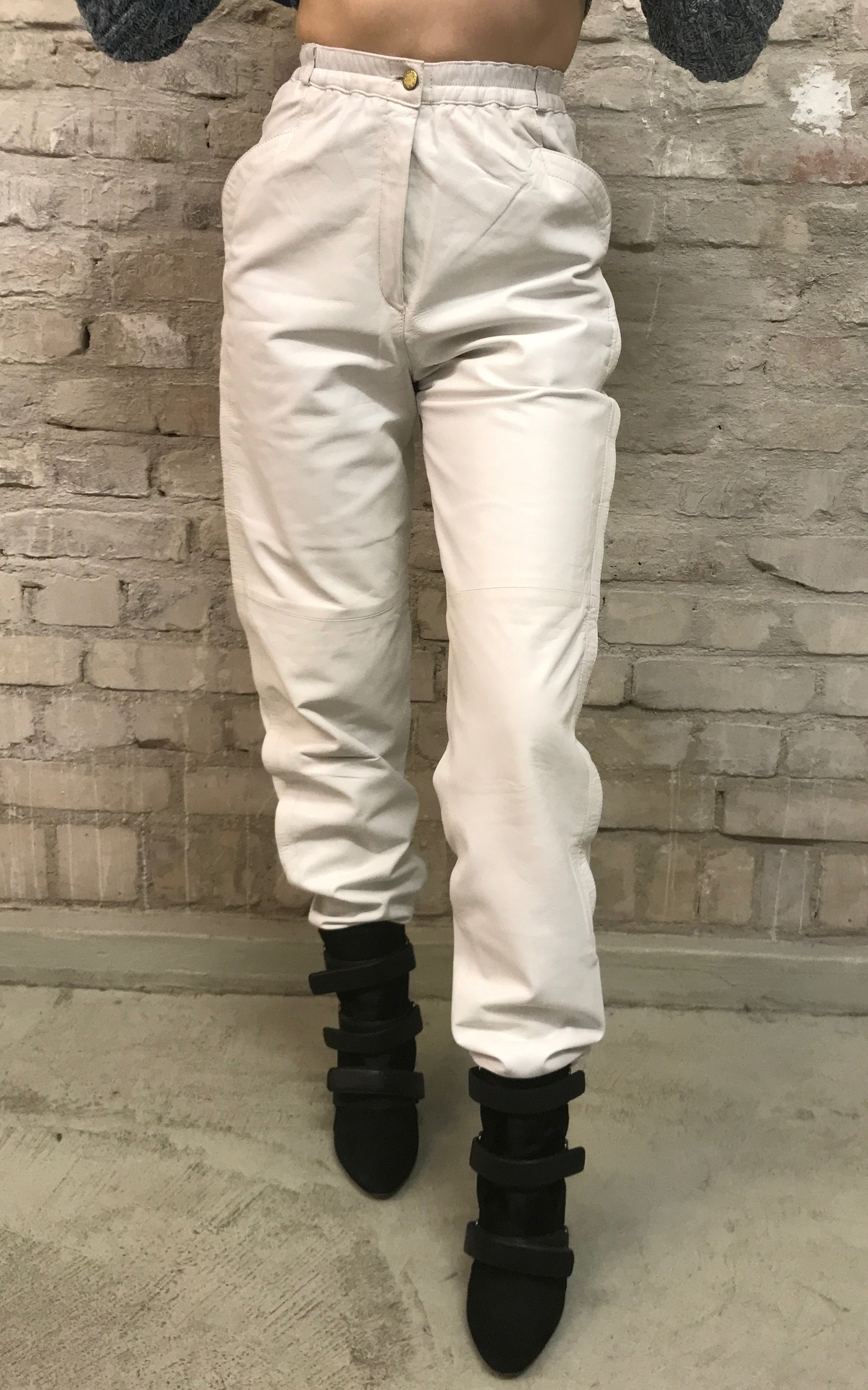 Pantaloni in pelle vintage a vita alta