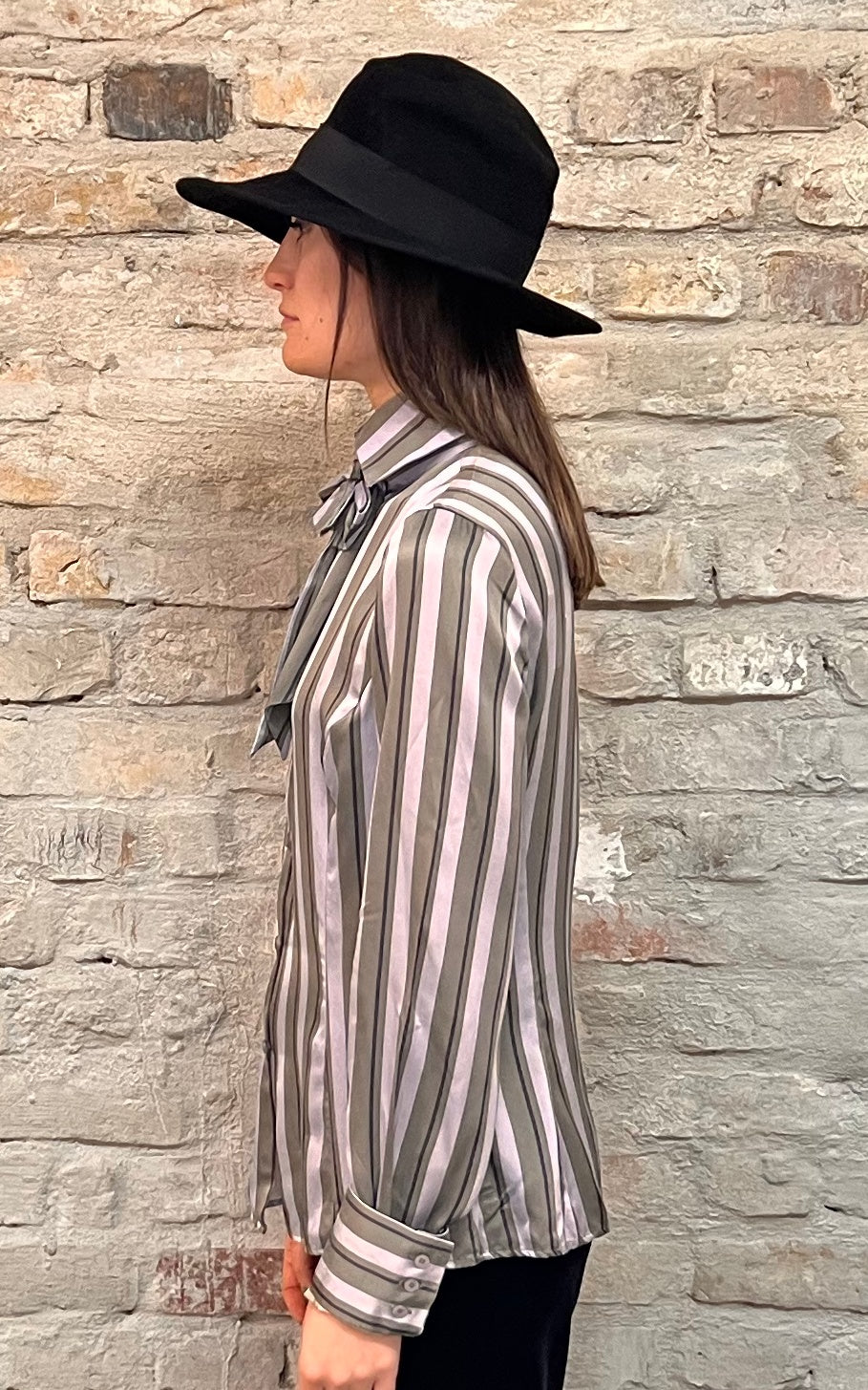 Blusa vintage Emporio Armani in seta con fiocco